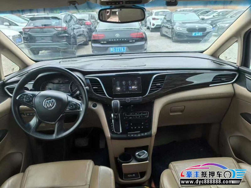 18年别克GL8轿车抵押车出售