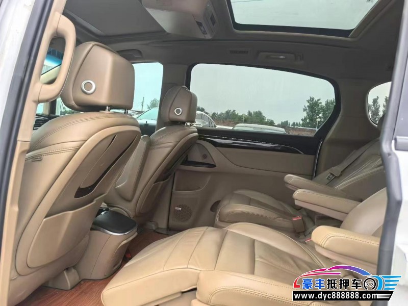 18年别克GL8轿车抵押车出售