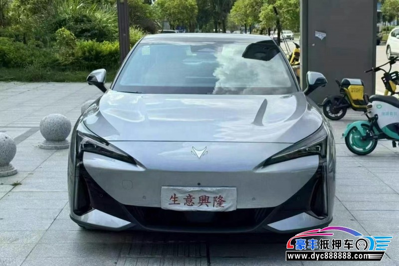 25年极狐阿尔法S轿车抵押车出售