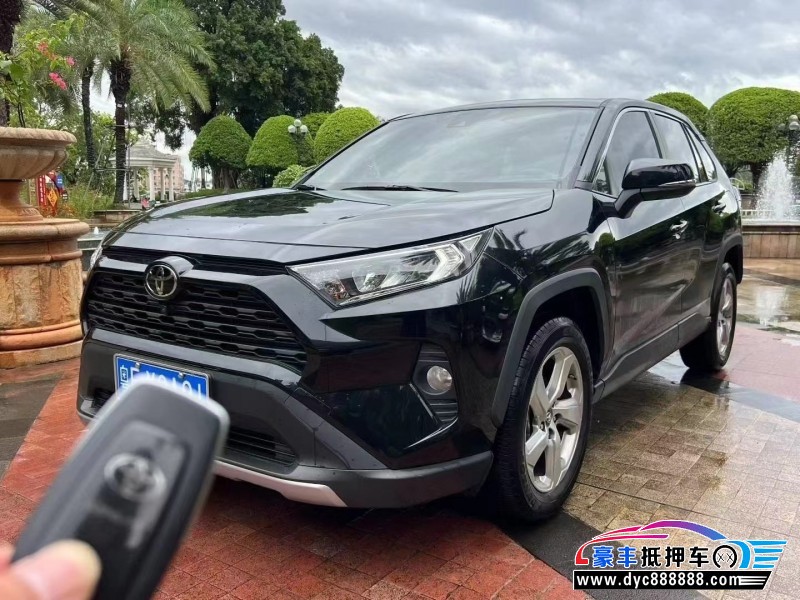 21年丰田RAV4轿车抵押车出售