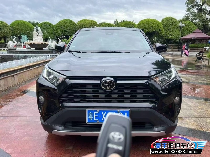 21年丰田RAV4轿车抵押车出售