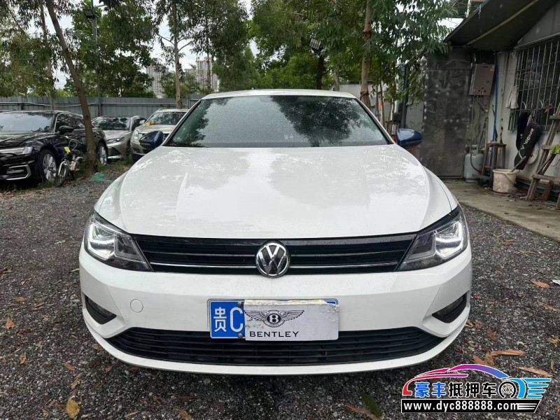 15年大众凌渡轿车抵押车出售