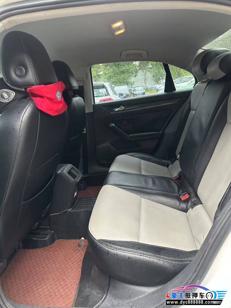 15年大众凌渡轿车抵押车出售