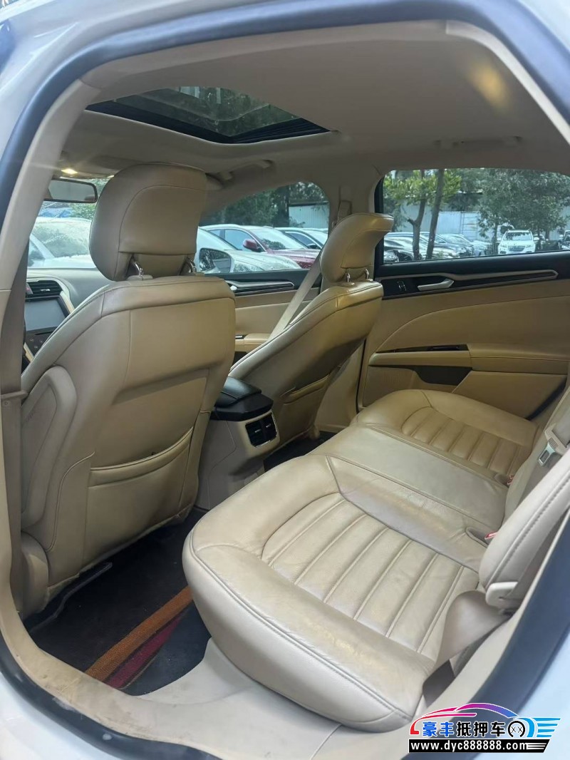 15年福特蒙迪欧轿车抵押车出售