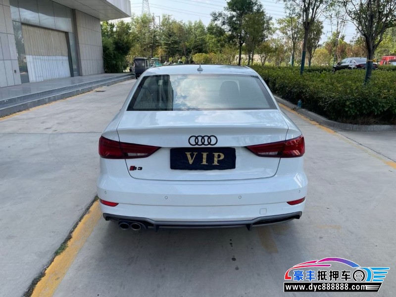 18年奥迪A3轿车抵押车出售