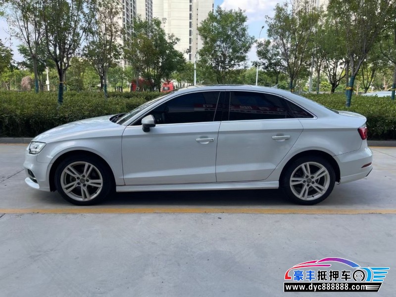 18年奥迪A3轿车抵押车出售