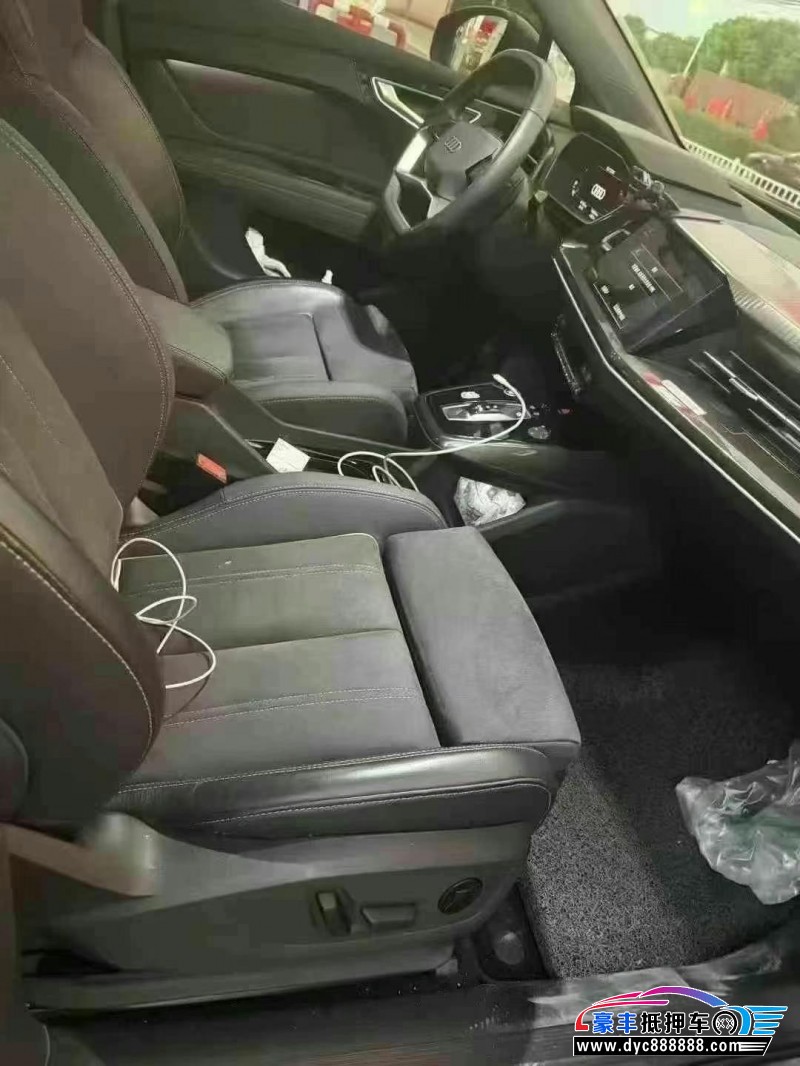 23年奥迪Q4轿车抵押车出售