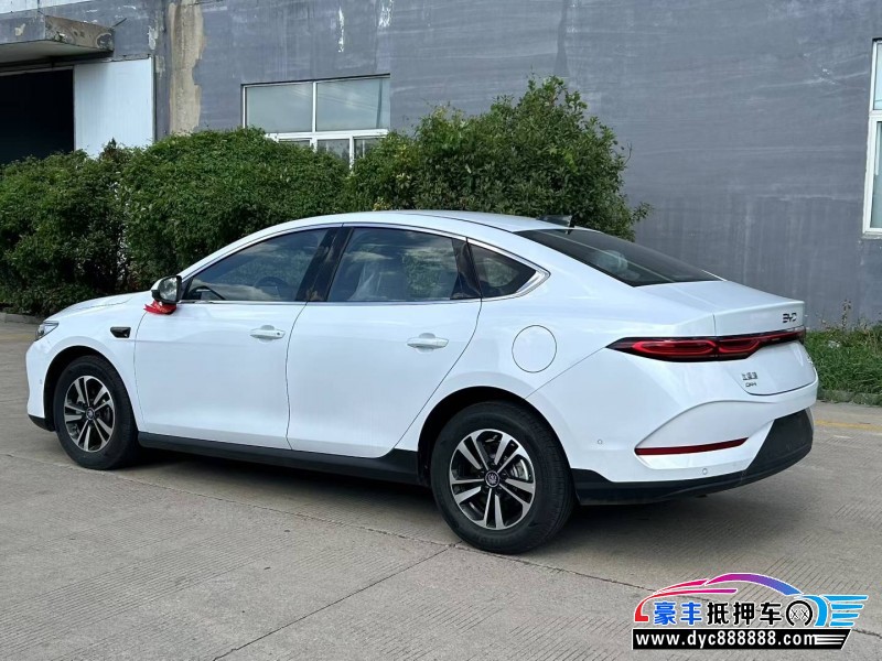 25年比亚迪秦轿车抵押车出售