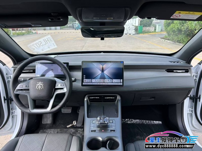 25年比亚迪秦轿车抵押车出售