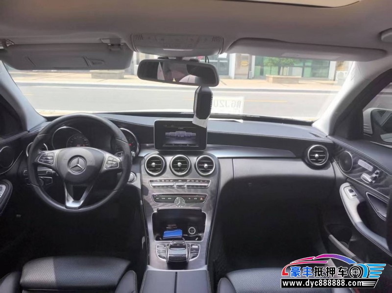 18年奔驰C轿车抵押车出售
