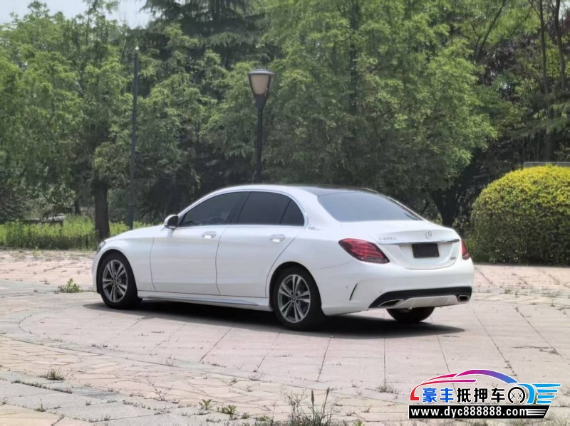 18年奔驰C轿车抵押车出售