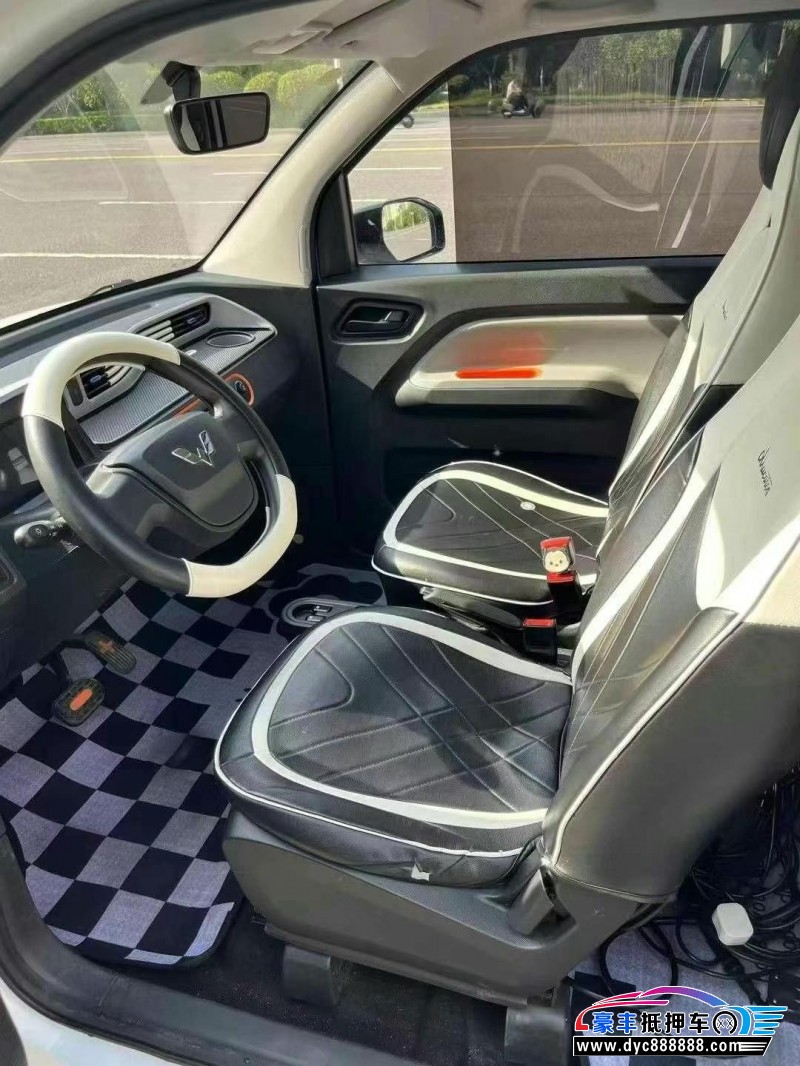 23年五菱汽车迷你轿车抵押车出售