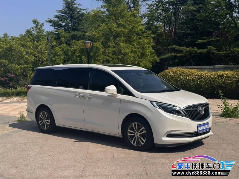 17年别克GL8轿车抵押车出售