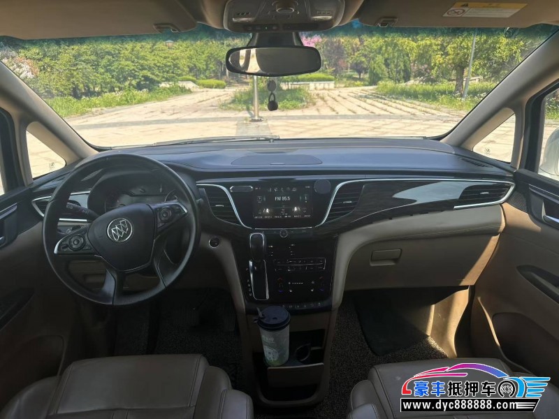 17年别克GL8轿车抵押车出售