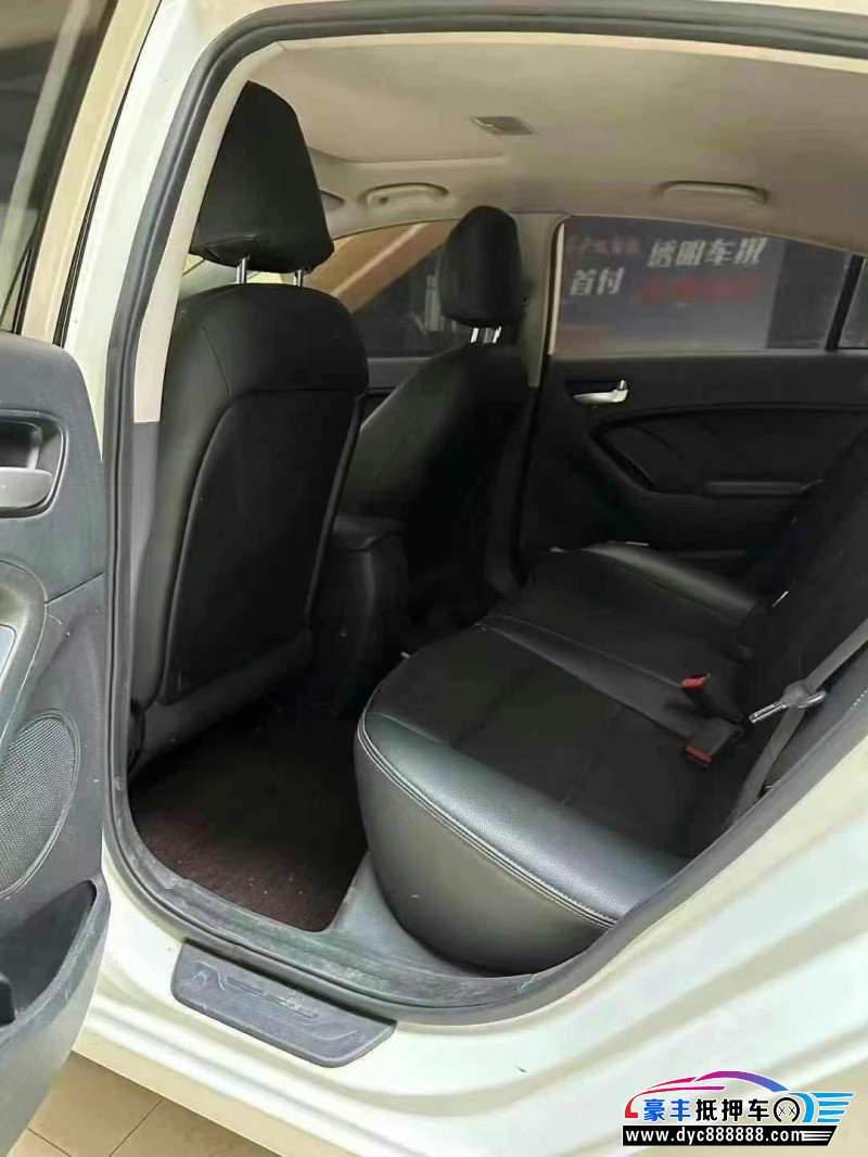 18年起亚K3轿车抵押车出售