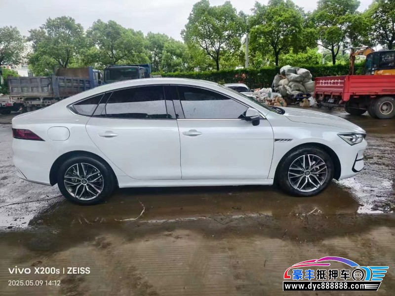 23年比亚迪秦轿车抵押车出售