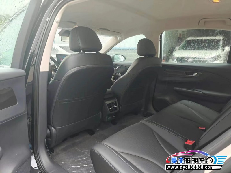 24年红旗EQM5轿车抵押车出售