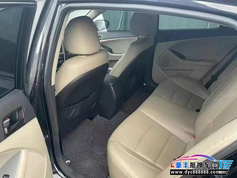 19年起亚K5轿车抵押车出售