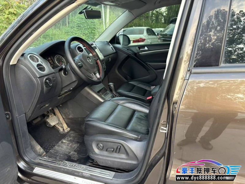 13年大众途观轿车抵押车出售