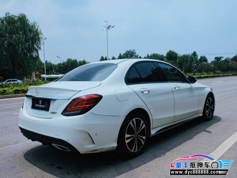 19年奔驰C轿车抵押车出售