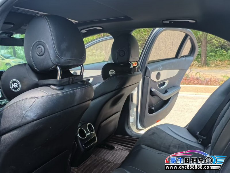 19年奔驰C轿车抵押车出售