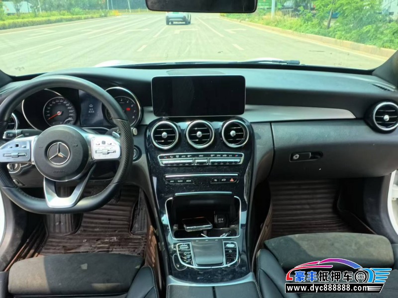 19年奔驰C轿车抵押车出售