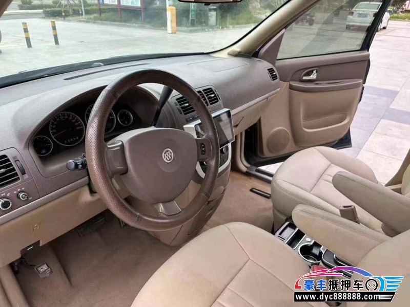 14年别克GL8轿车抵押车出售