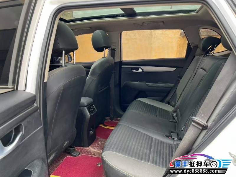 21年起亚智跑轿车抵押车出售