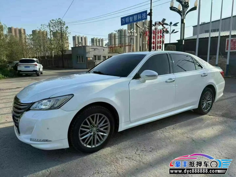 17年丰田皇冠MPV抵押车出售