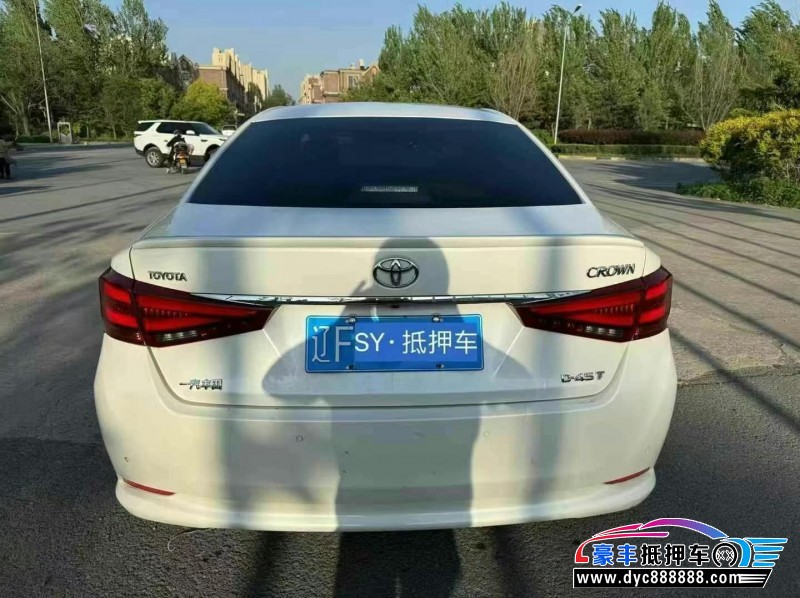 17年丰田皇冠MPV抵押车出售