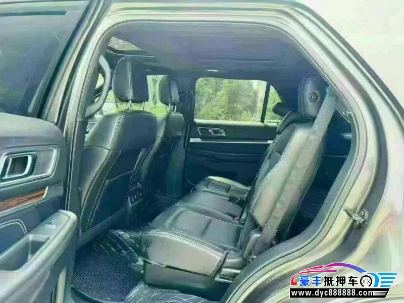 19年福特探险者轿车抵押车出售