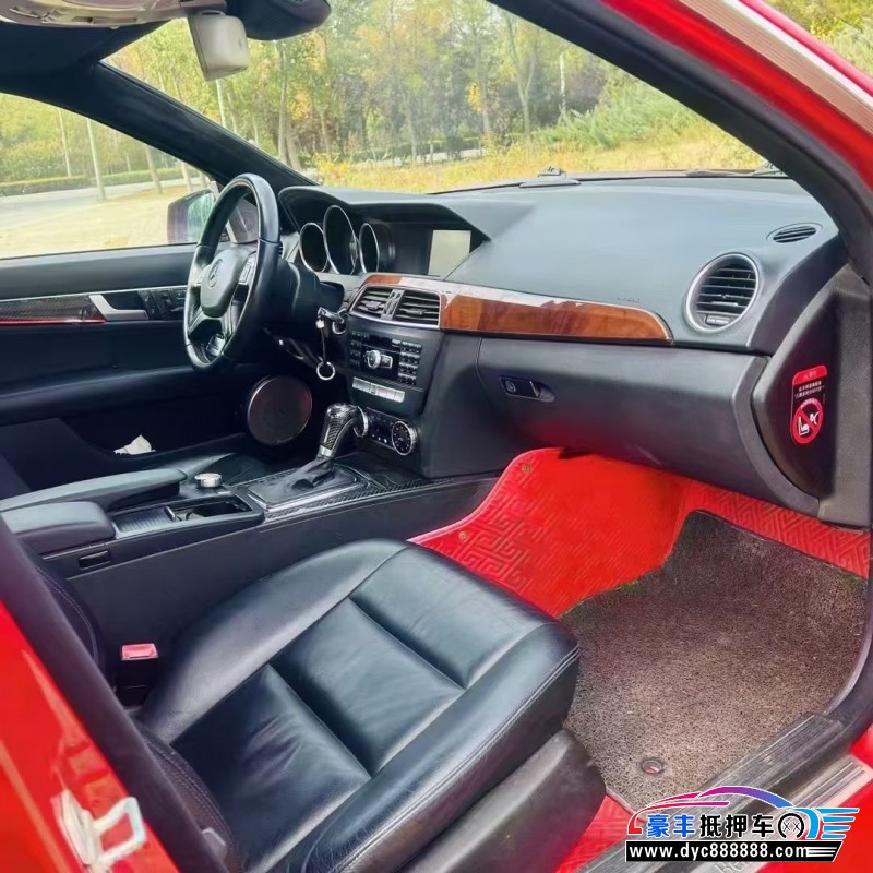 13年奔驰C轿车抵押车出售