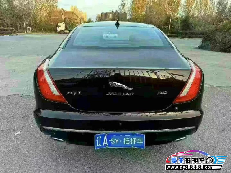 17年捷豹XJ轿车抵押车出售