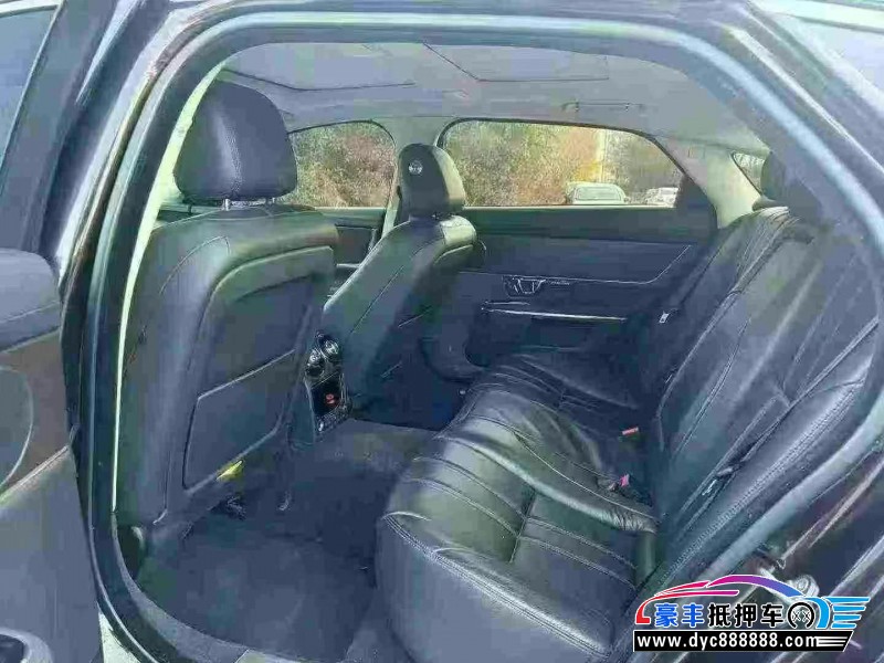 17年捷豹XJ轿车抵押车出售