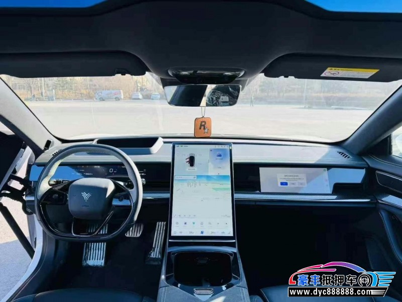 24年哪吒S轿车抵押车出售