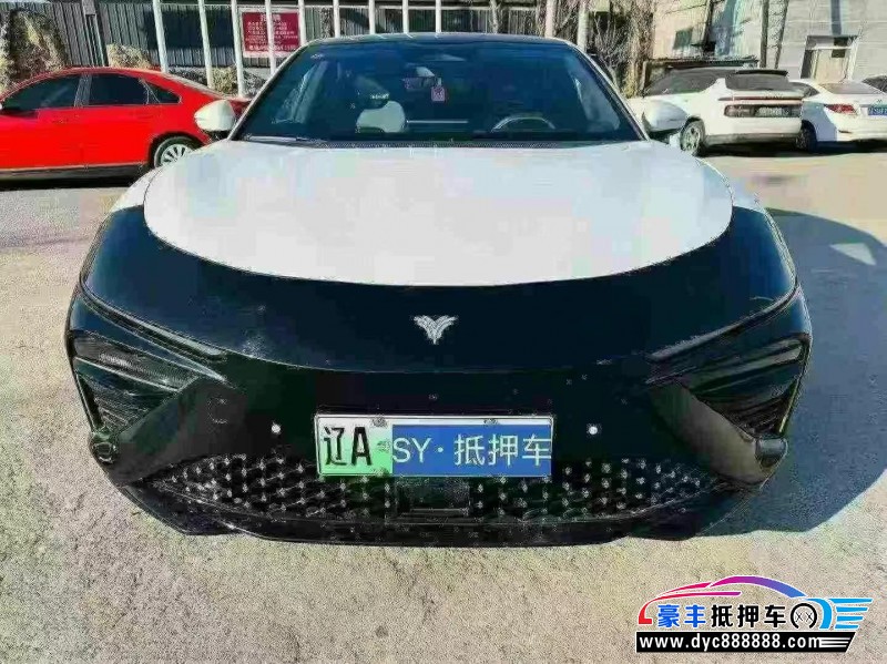 24年哪吒S轿车抵押车出售