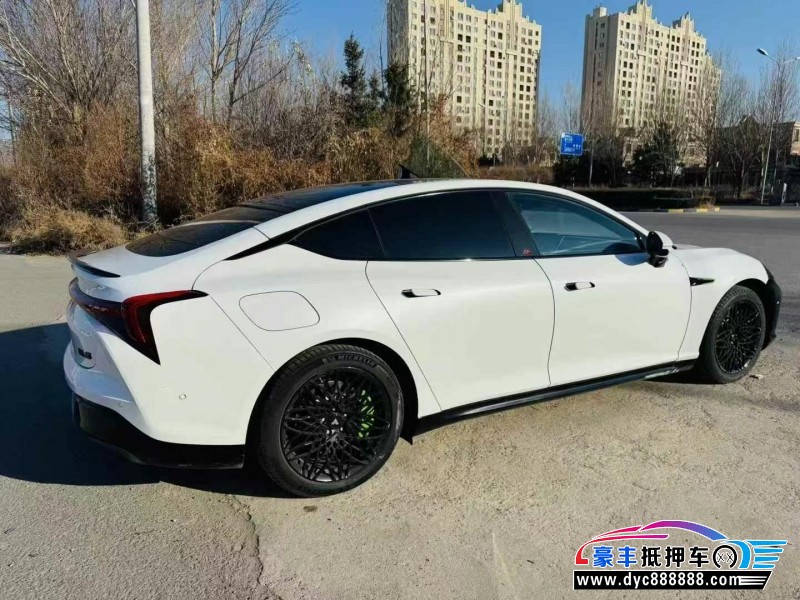 24年哪吒S轿车抵押车出售