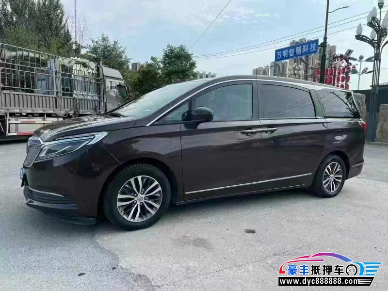 17年别克GL8轿车抵押车出售