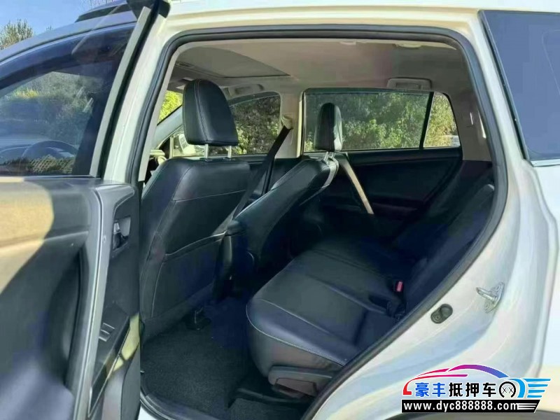 19年丰田RAV4轿车抵押车出售