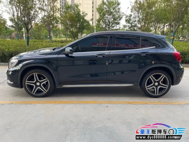 16年奔驰GLA轿车抵押车出售