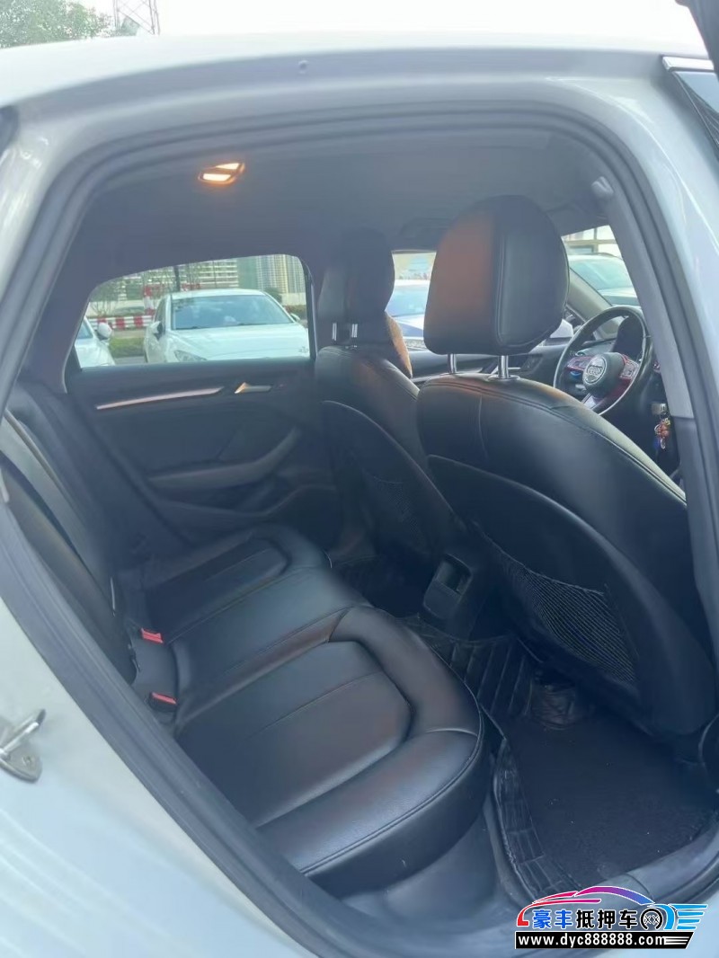 18年奥迪A3轿车抵押车出售