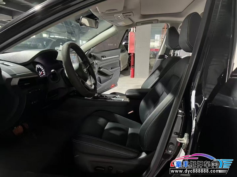 23年日产天籁轿车抵押车出售