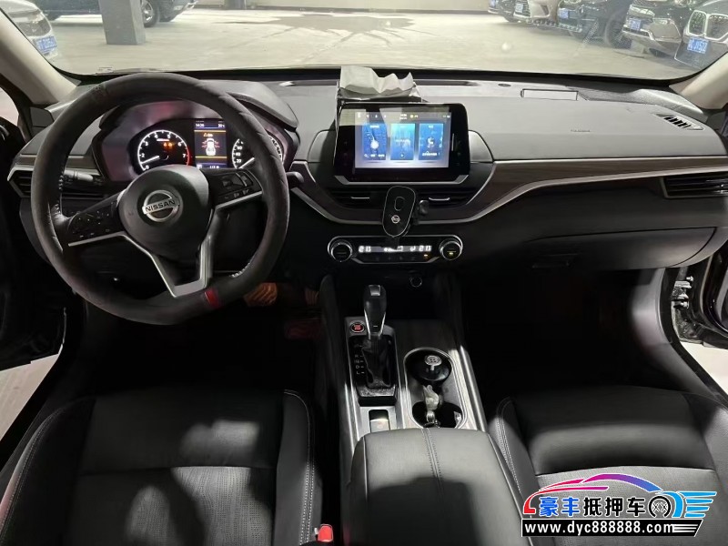 23年日产天籁轿车抵押车出售