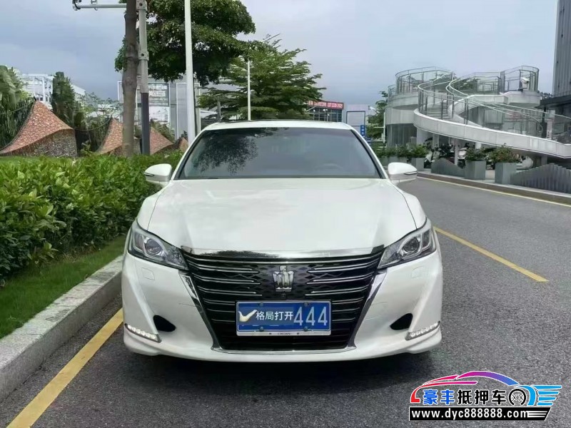 19年丰田皇冠轿车抵押车出售