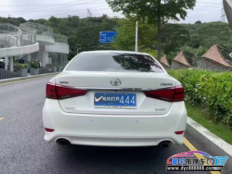 19年丰田皇冠轿车抵押车出售