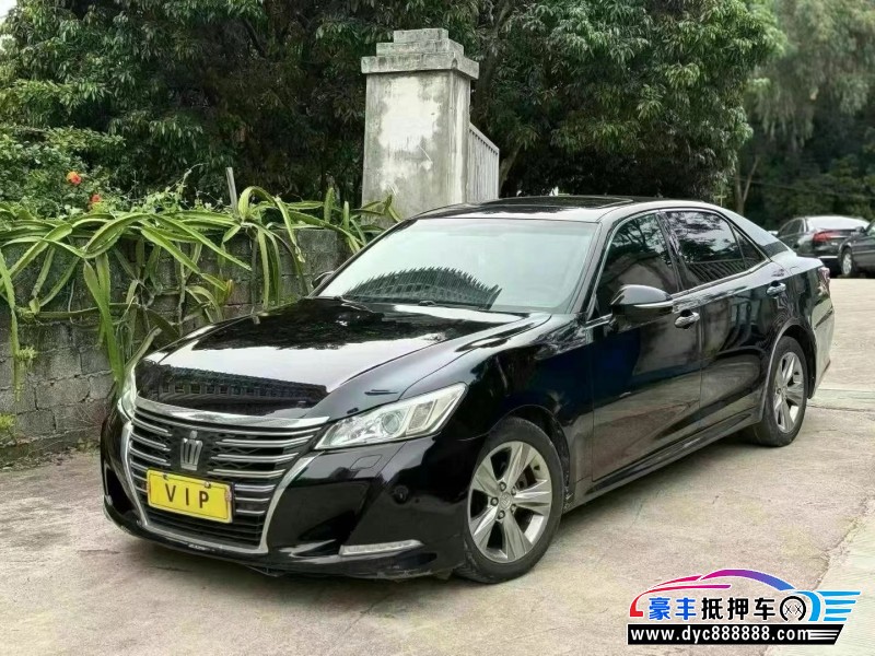 16年丰田皇冠轿车抵押车出售