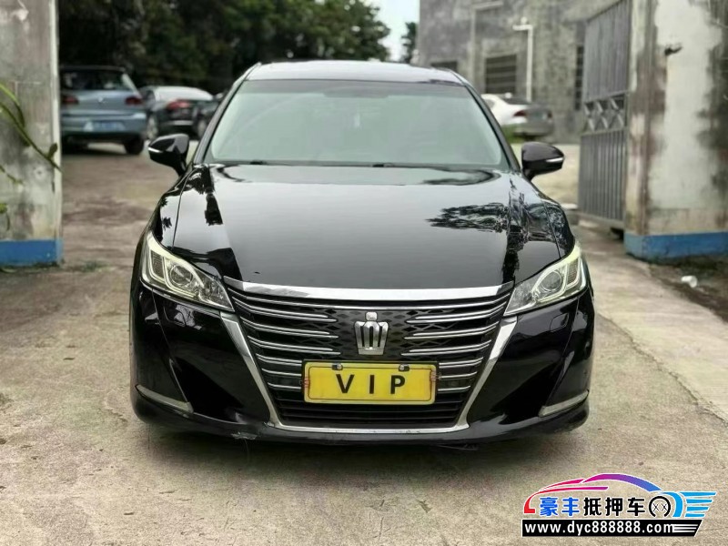 16年丰田皇冠轿车抵押车出售