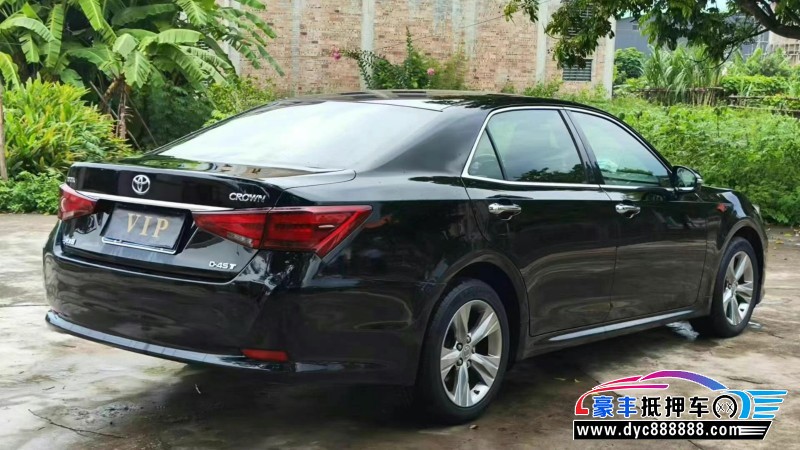 17年丰田皇冠轿车抵押车出售