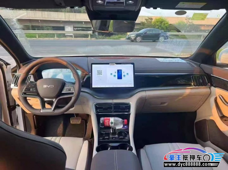 25年比亚迪宋轿车抵押车出售