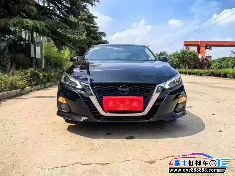 22年日产天籁轿车抵押车出售